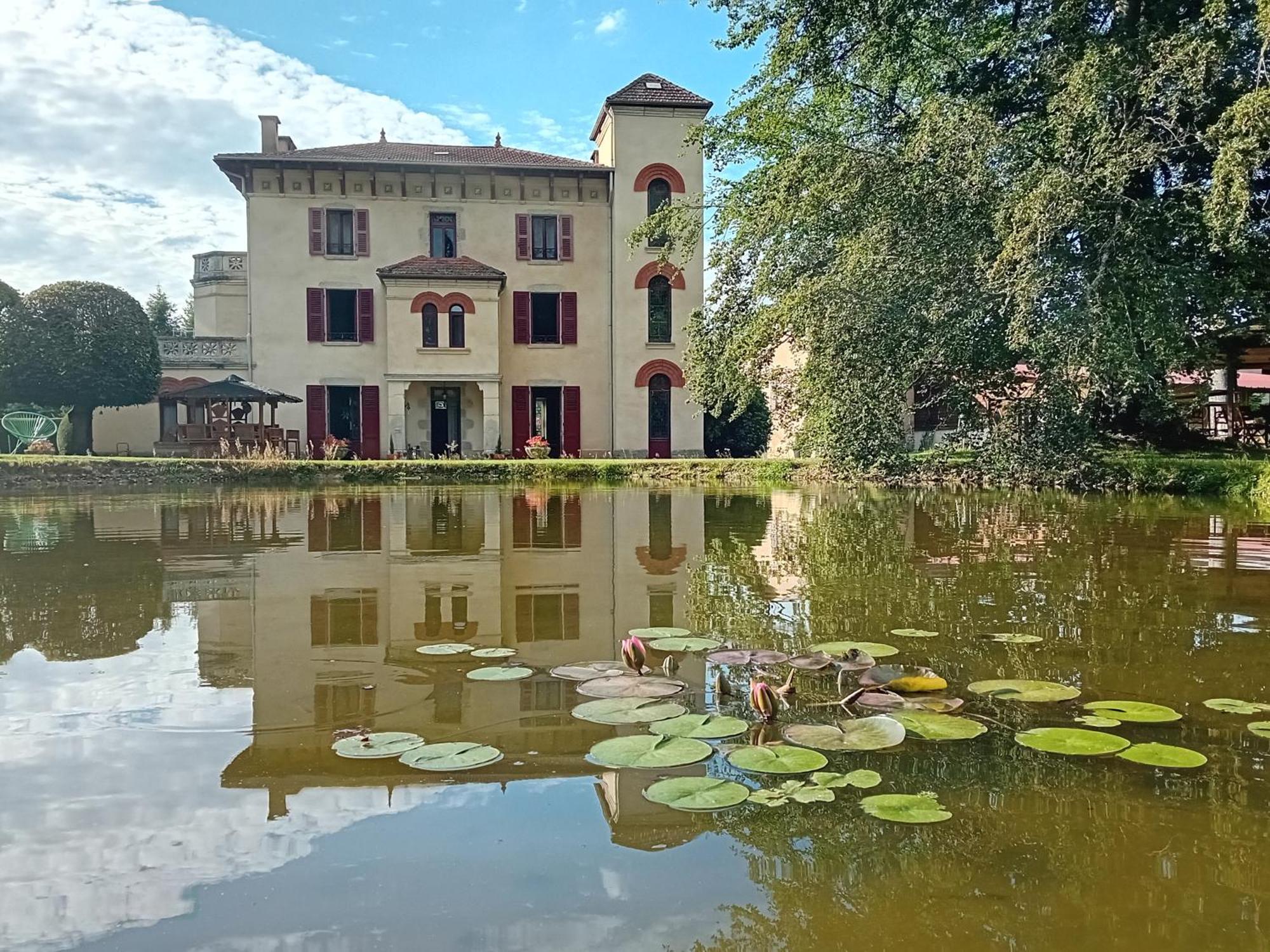 Domaine De Marchal - Chambres Et Table D'Hotes Celles-Sur-Durolle Екстериор снимка